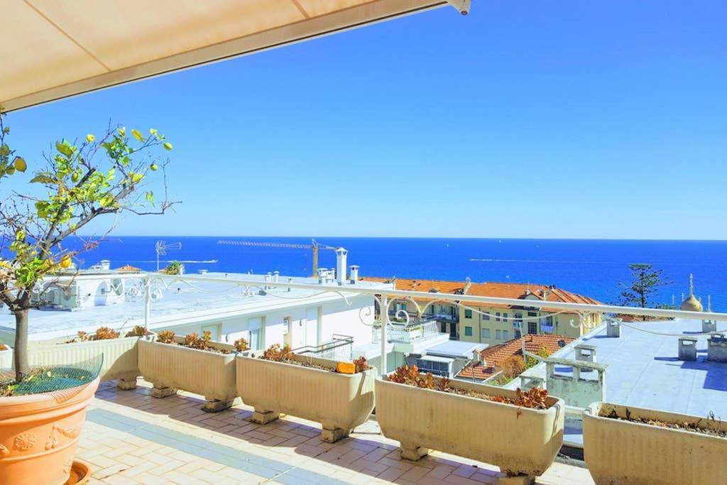 Attico sul mare a Sanremo Apartment Exterior foto