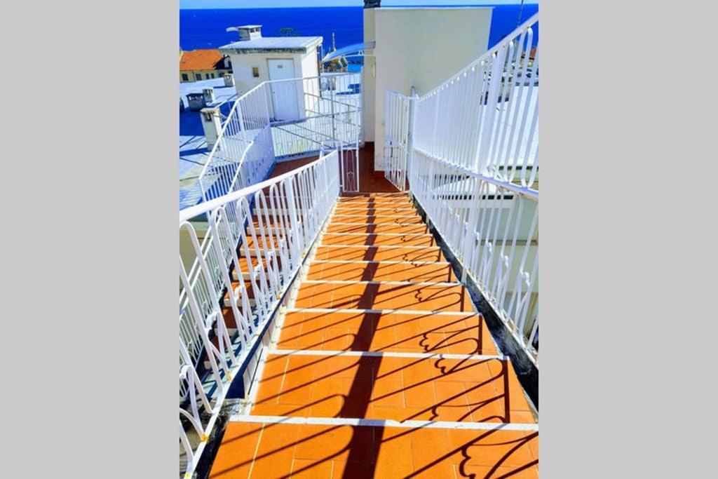 Attico sul mare a Sanremo Apartment Exterior foto